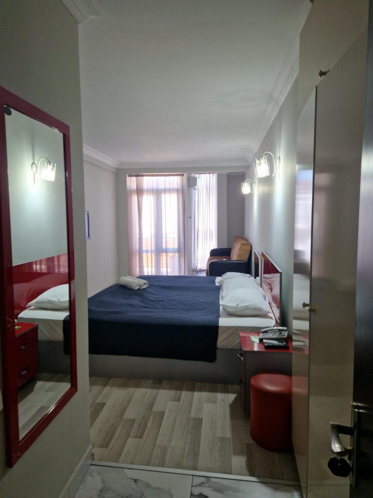 Panorama Hotel Batoemi Buitenkant foto
