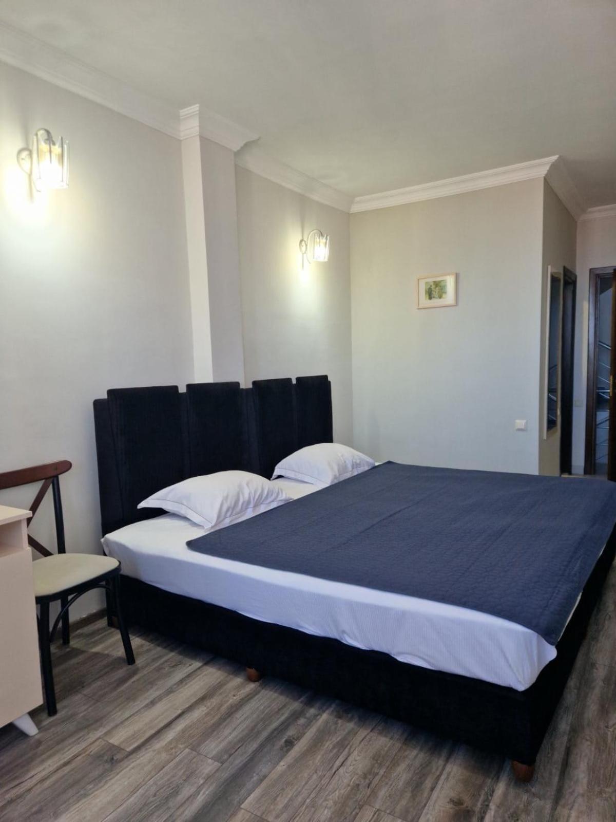 Panorama Hotel Batoemi Buitenkant foto